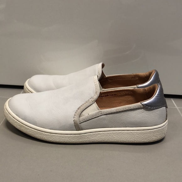 UGGs white leather shoes - Picture 3 of 8
